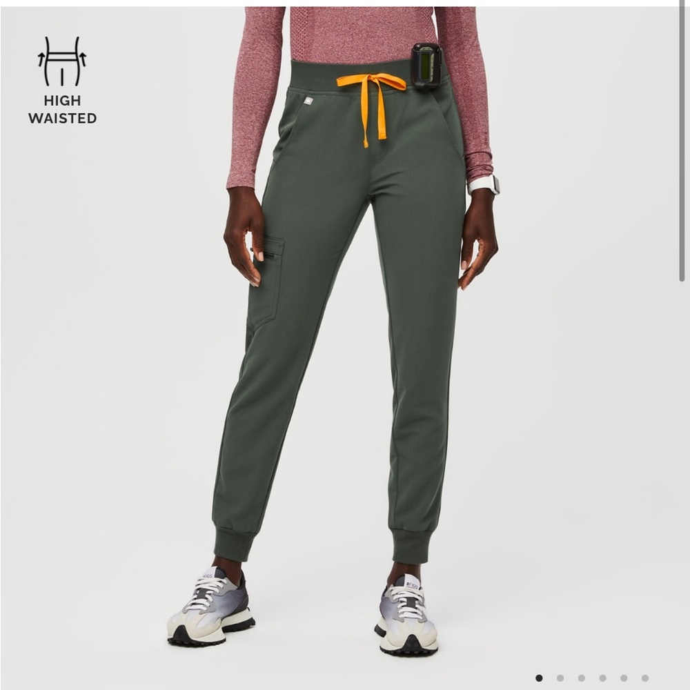 Selling these Figs for XS petit